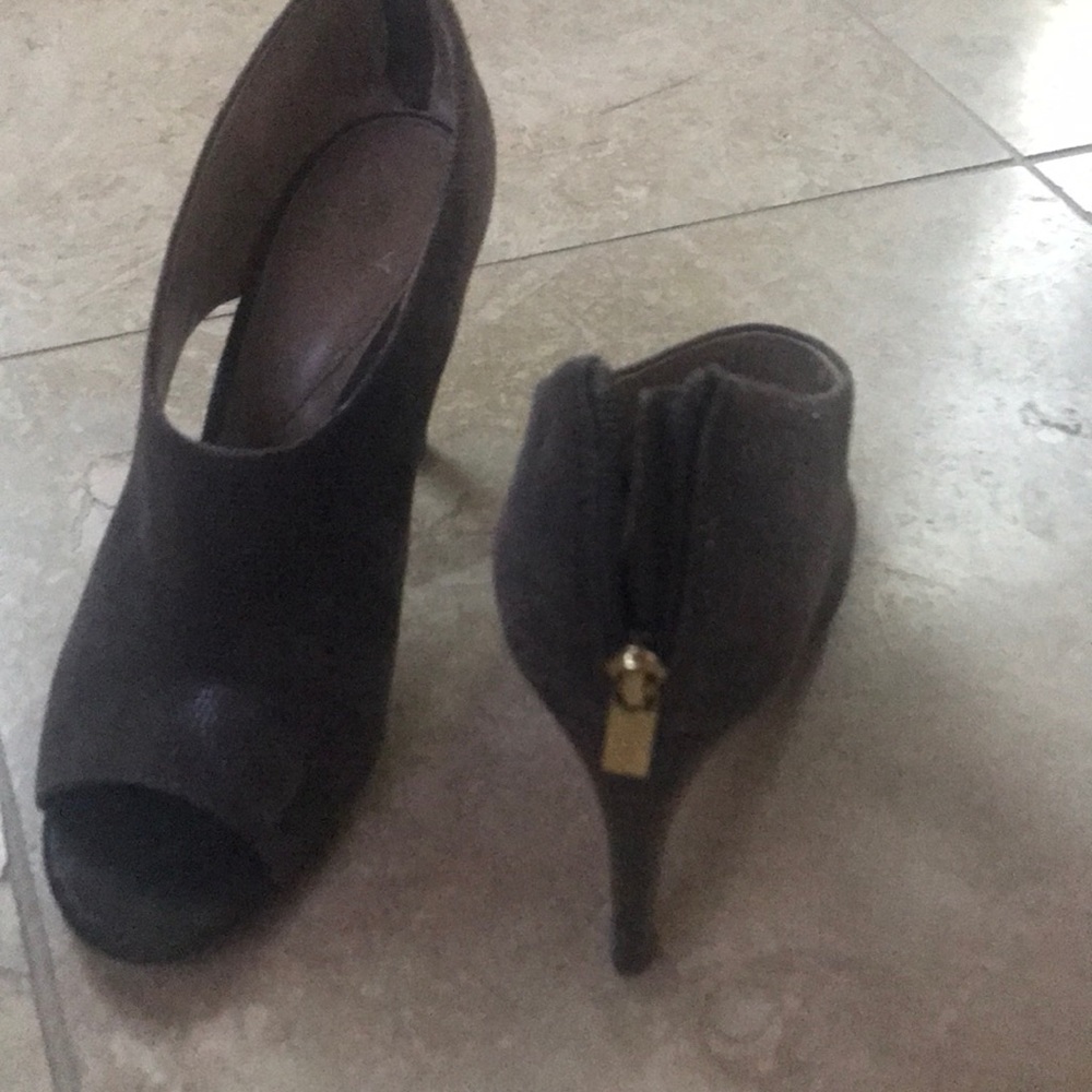 Open toe booties - Picture 2 of 4